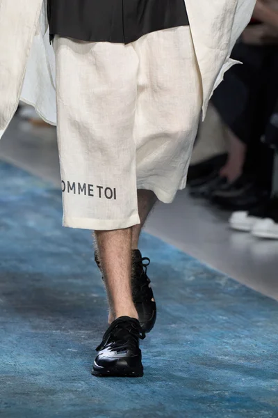 Look 80